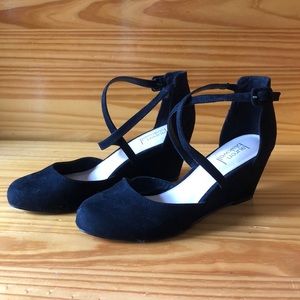Women’s like new shoes